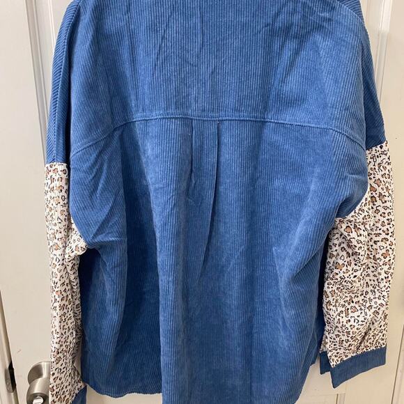 Blue and white corduroy button up - Picture 2 of 2